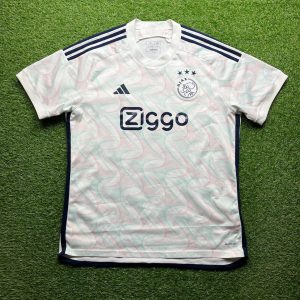 2023/2024 Uit