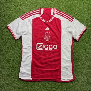 2023/2024 Thuis