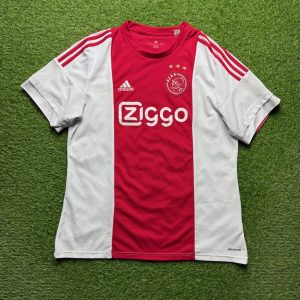2015/2016 Thuis